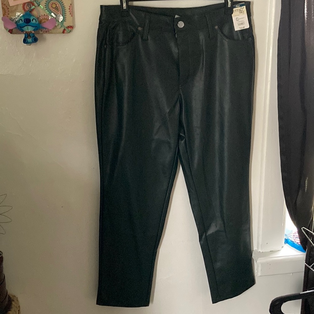 Women's hunter green pleather Jeans NWT